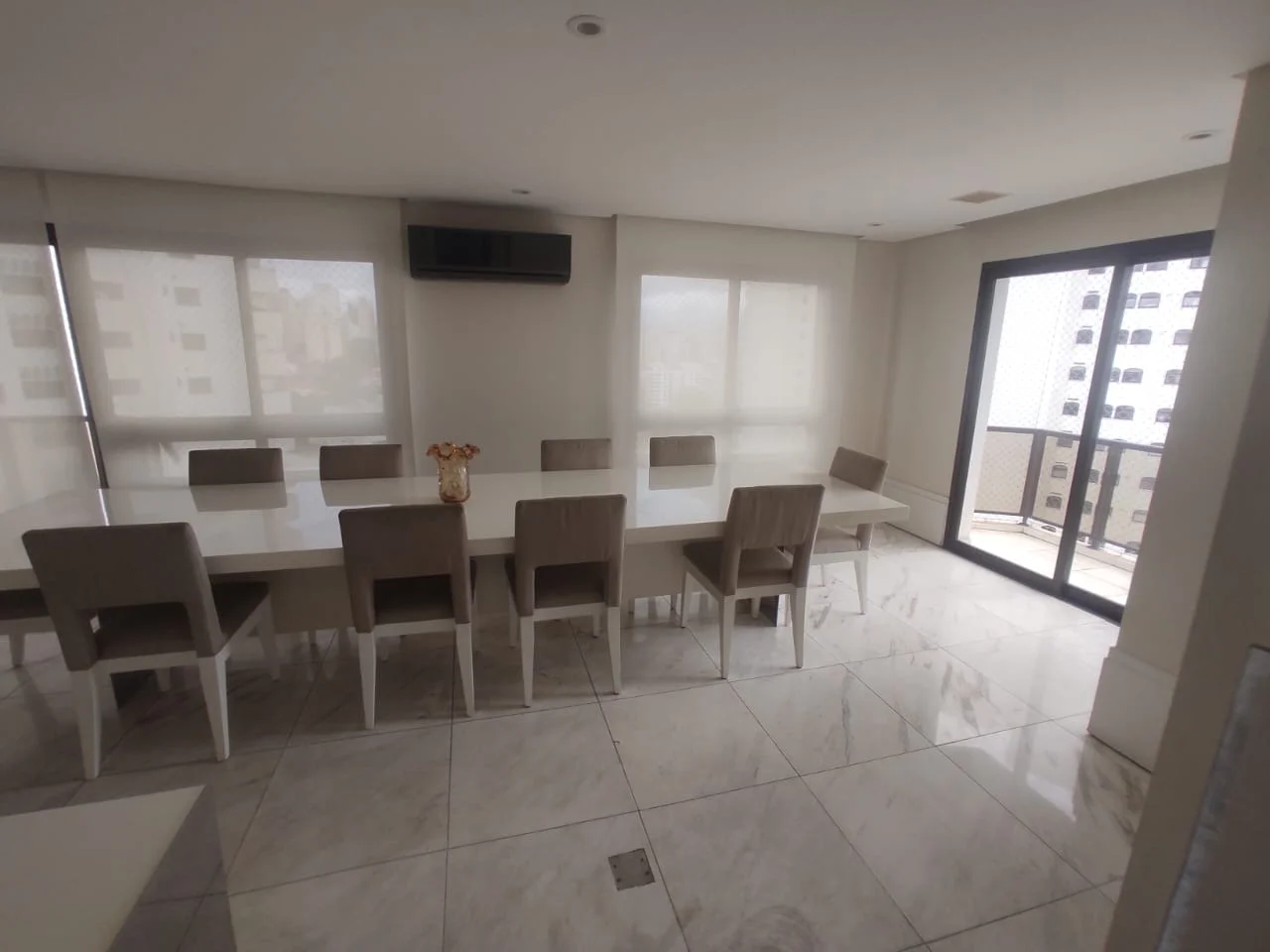 limpeza de casa com muito lixo